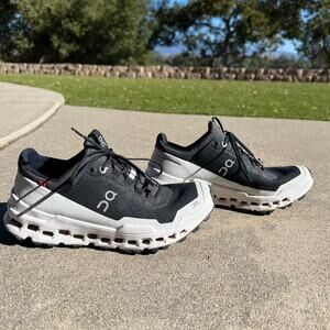Black and White On Cloud Running Shoes